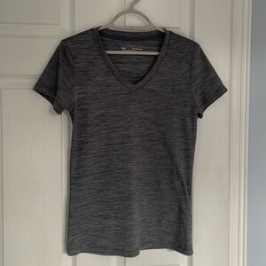 Women’s small Under Armour t-shirt